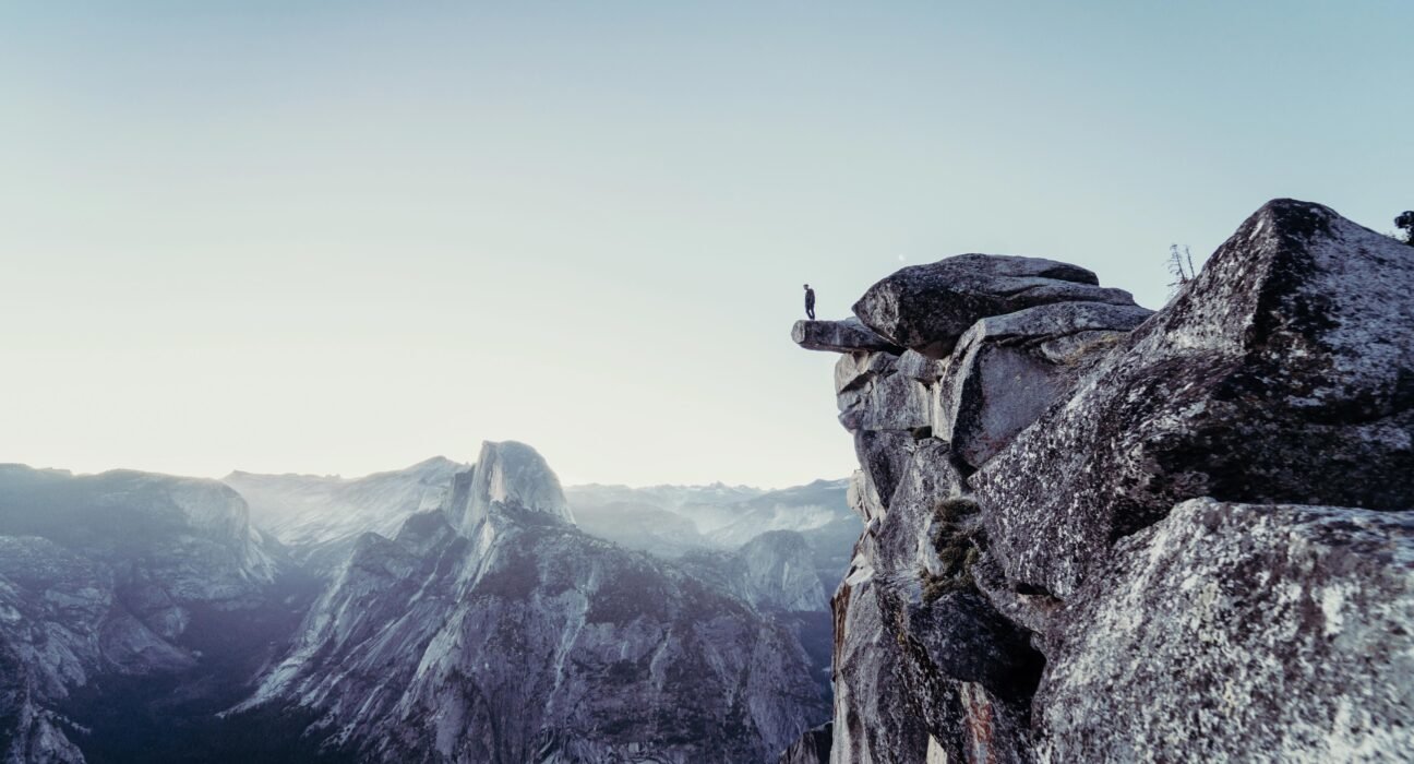 cristofer-maximilian-eO_sEscTbUo-unsplash