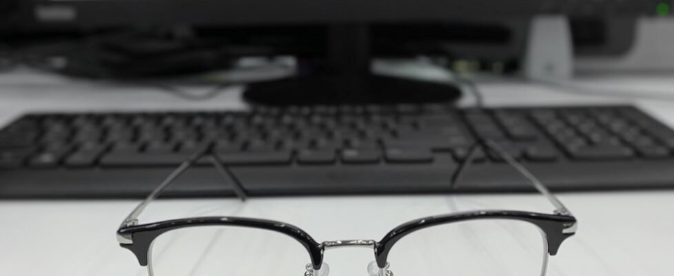 glasses_computer-978x400 (2)