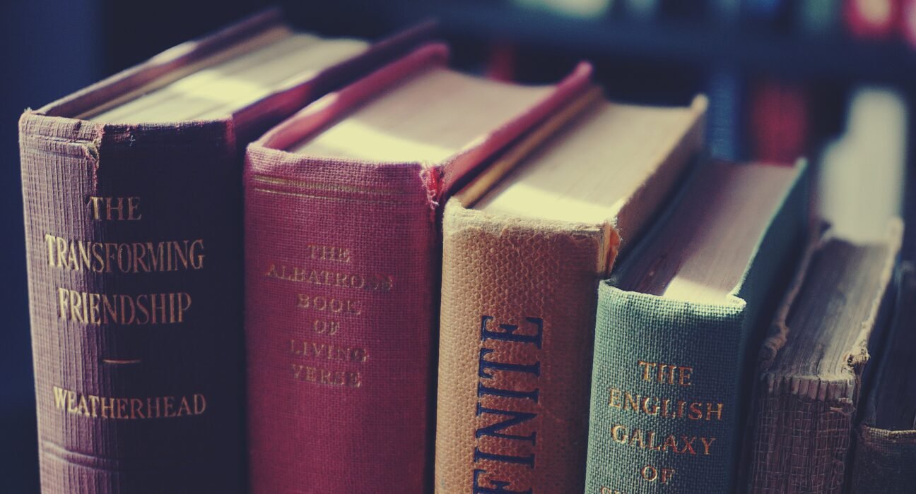 pexels-suzy-hazelwood-1122865