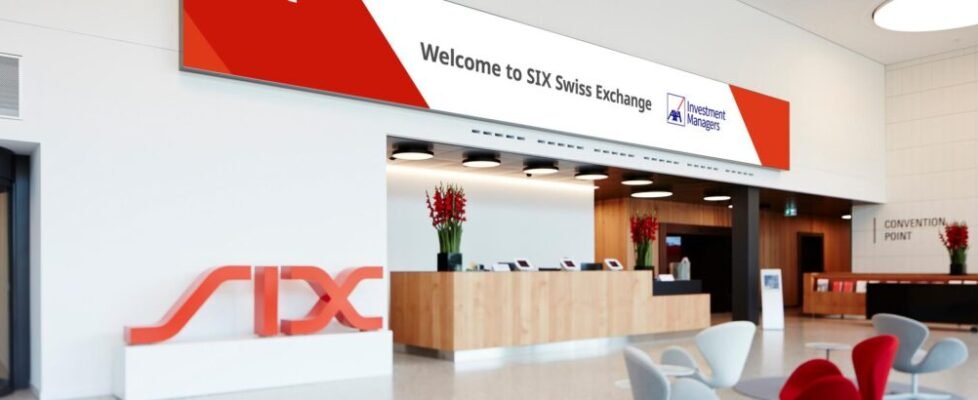 six-lobby-axa.six-image.wide_.1920-1024x410-978x400