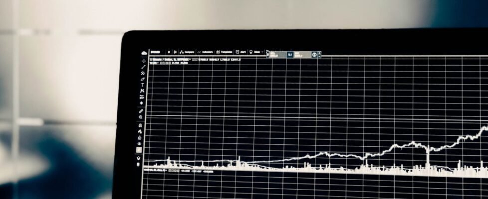 chart_computer_desk-1024x768-978x400