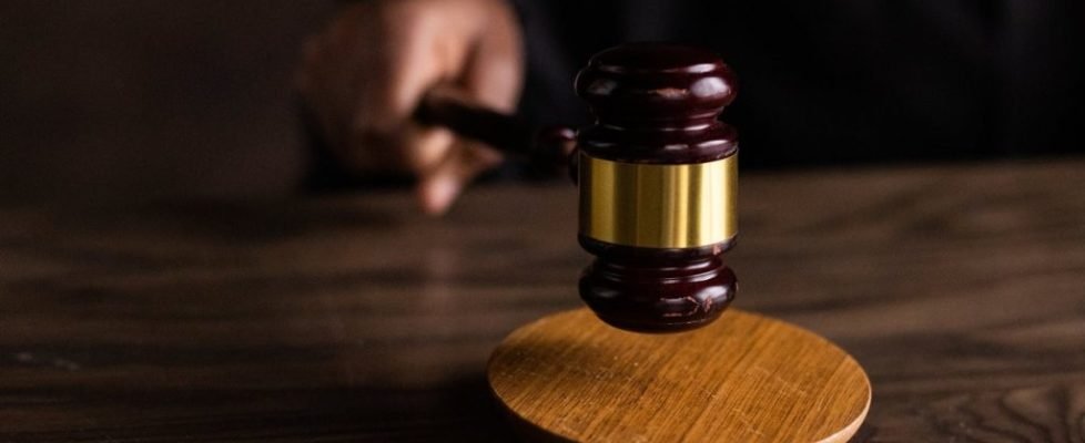 court-gavel-1024x683-978x400 (1)