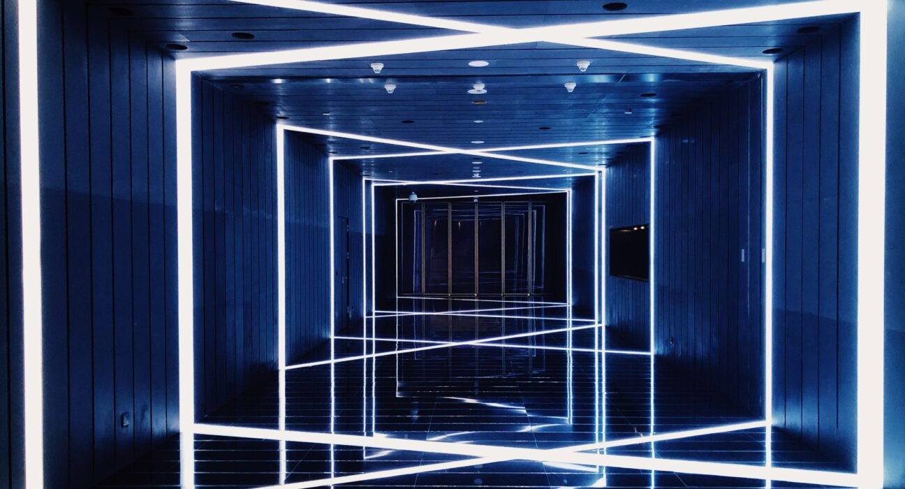 hang-niu-UWwQ8av4DQY-unsplash