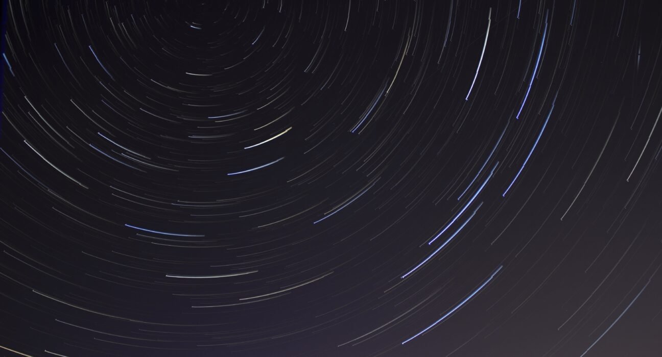 pexels-jakub-novacek-924824