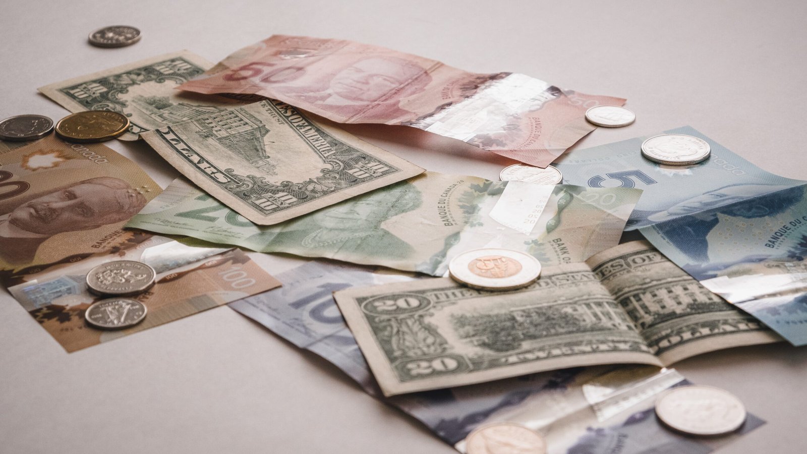 piggybank-bH6e_xFWE-4-unsplash