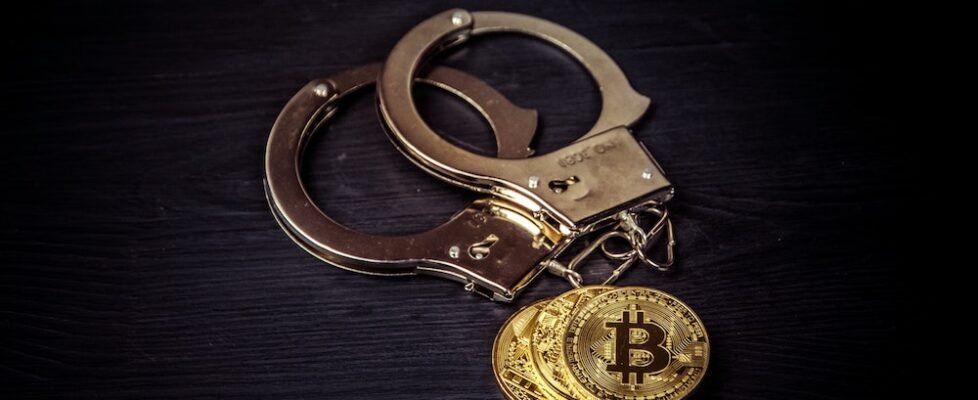 handcuffs_bitcoin-978x400