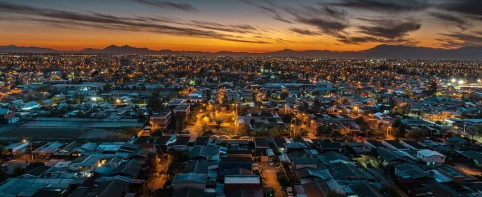 santiago_chile-1024x683-978x400