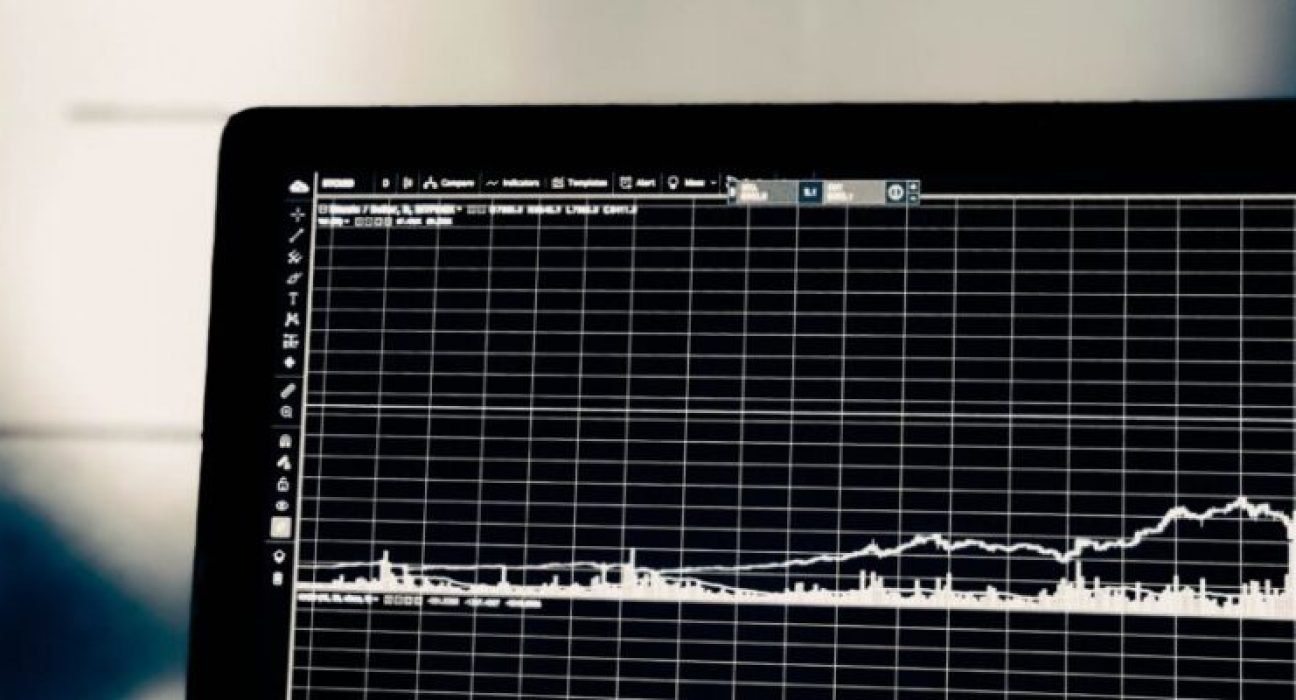 chart_computer_desk-1024x768-978x400