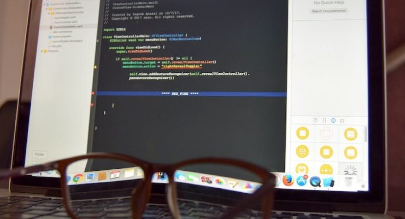 desk_glasses-978x400