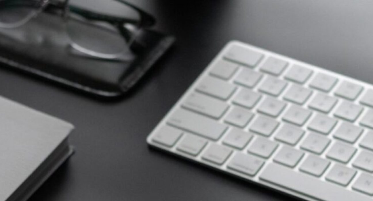 desk_keyboard_glasses-1024x584-978x400 (1)