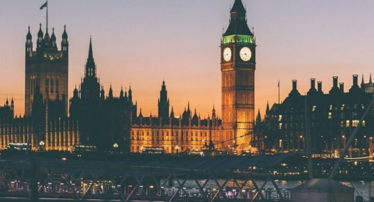 london-houses-of-parliament-978x400