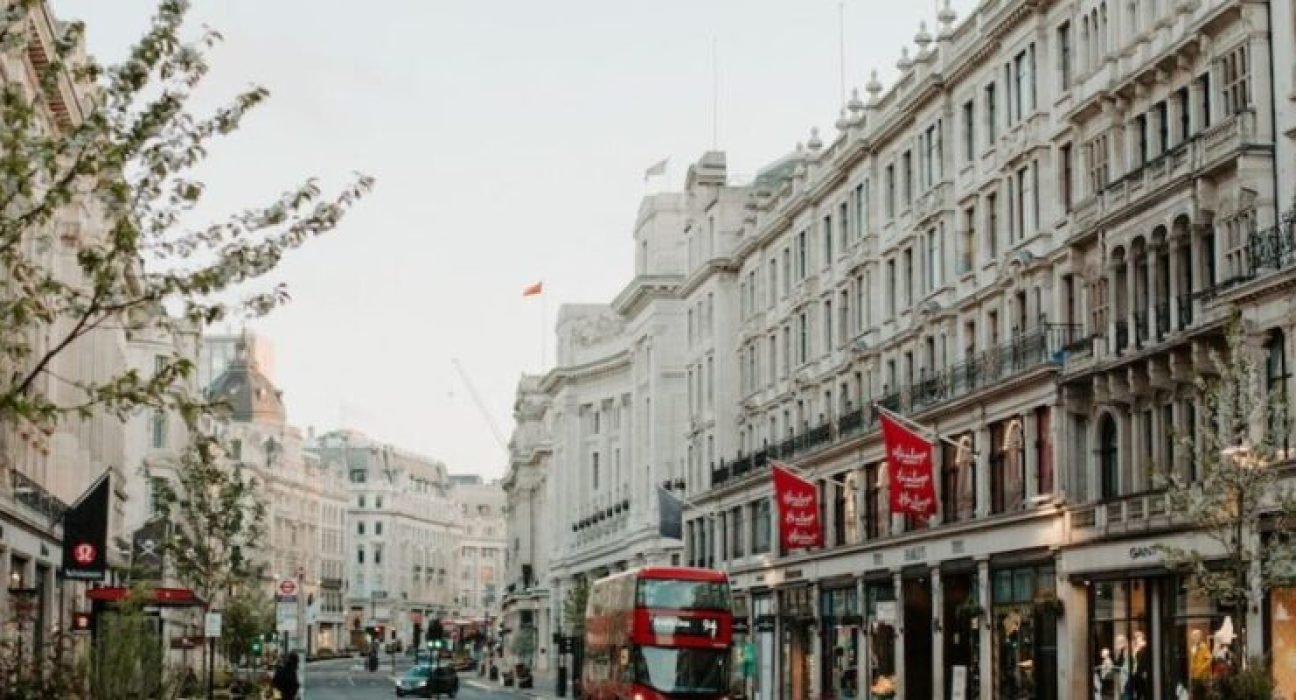 london_street-1024x683-978x400 (1)