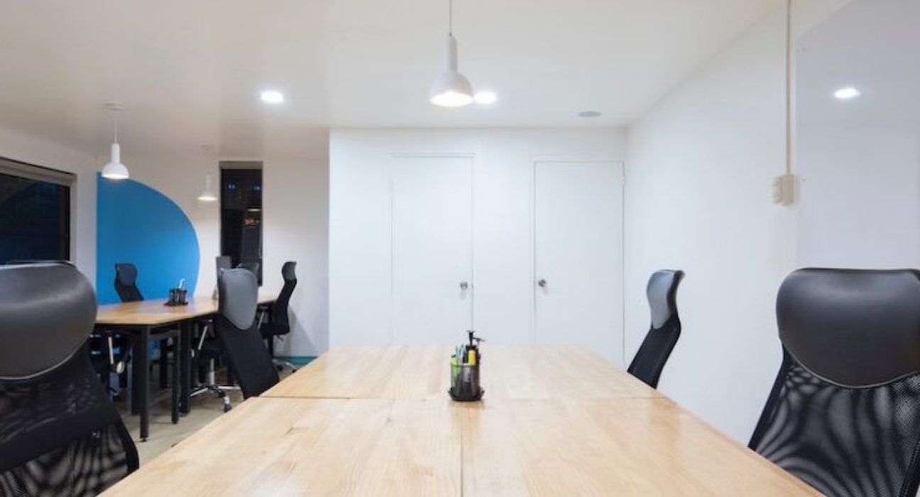 meeting_room-978x400